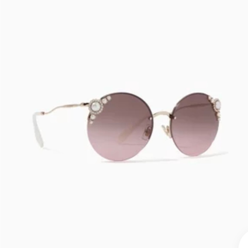 Elegant Miu Miu's Manière Sunglasses with pearl
Embellishments - Picture 8 of 10